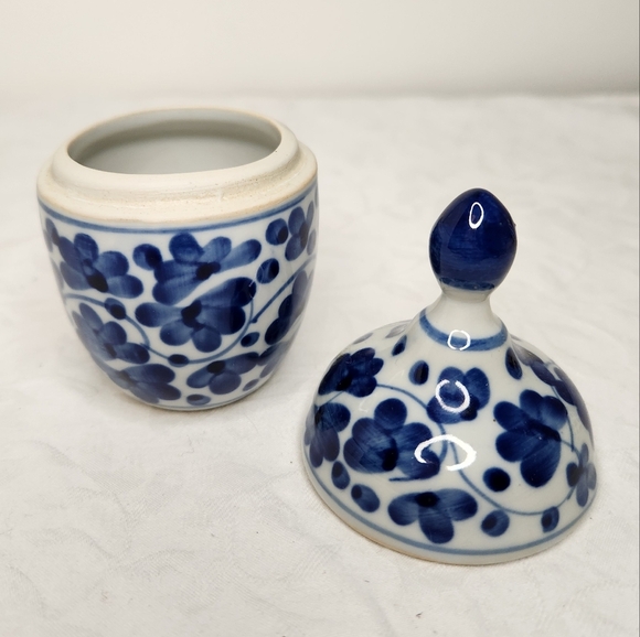 Cobalt Blue Asian Lidded Jar - Picture 3 of 10